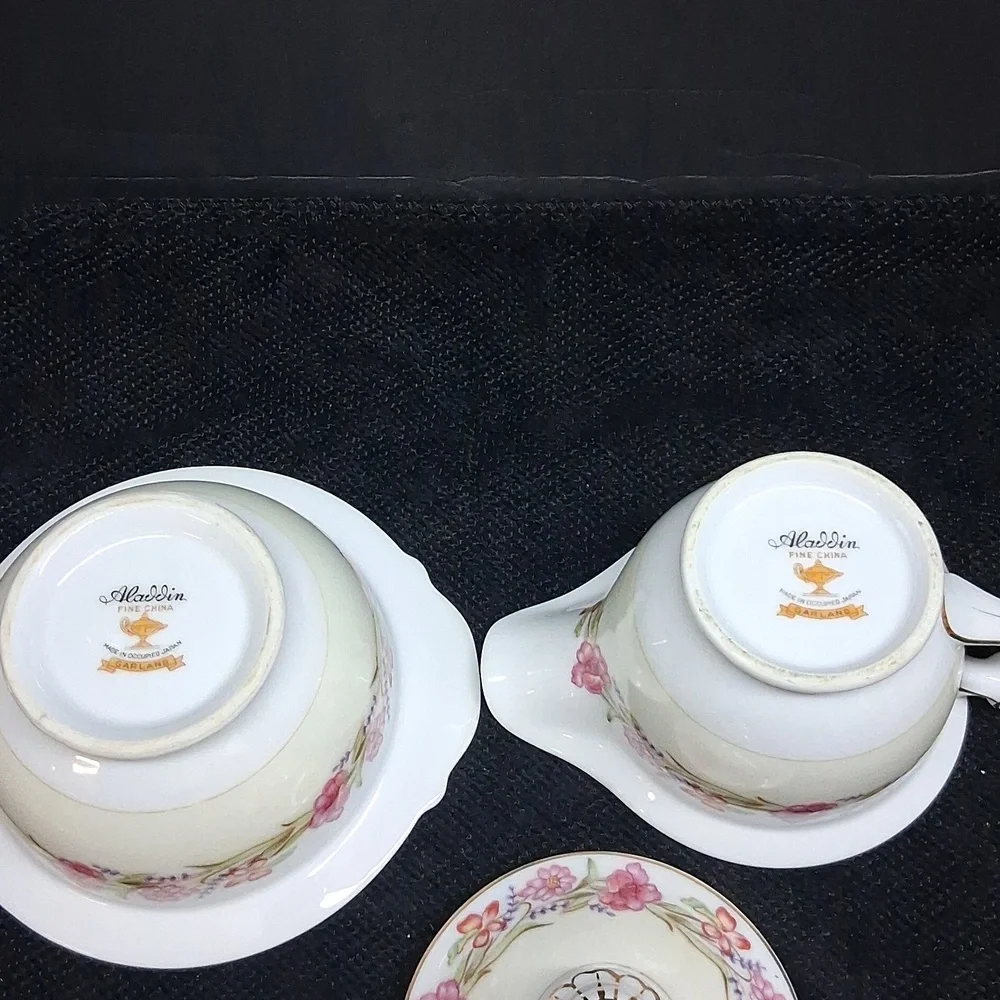Vintage Creamer & Covered‎ Sugar Set By Aladdin China, 